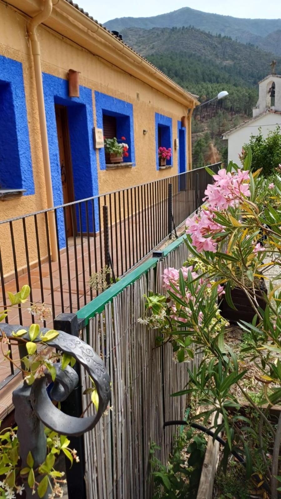 Alojamientos Rurales Hurdes Altas - La Antigua Guarderia Casares de las Hurdes Exterior foto